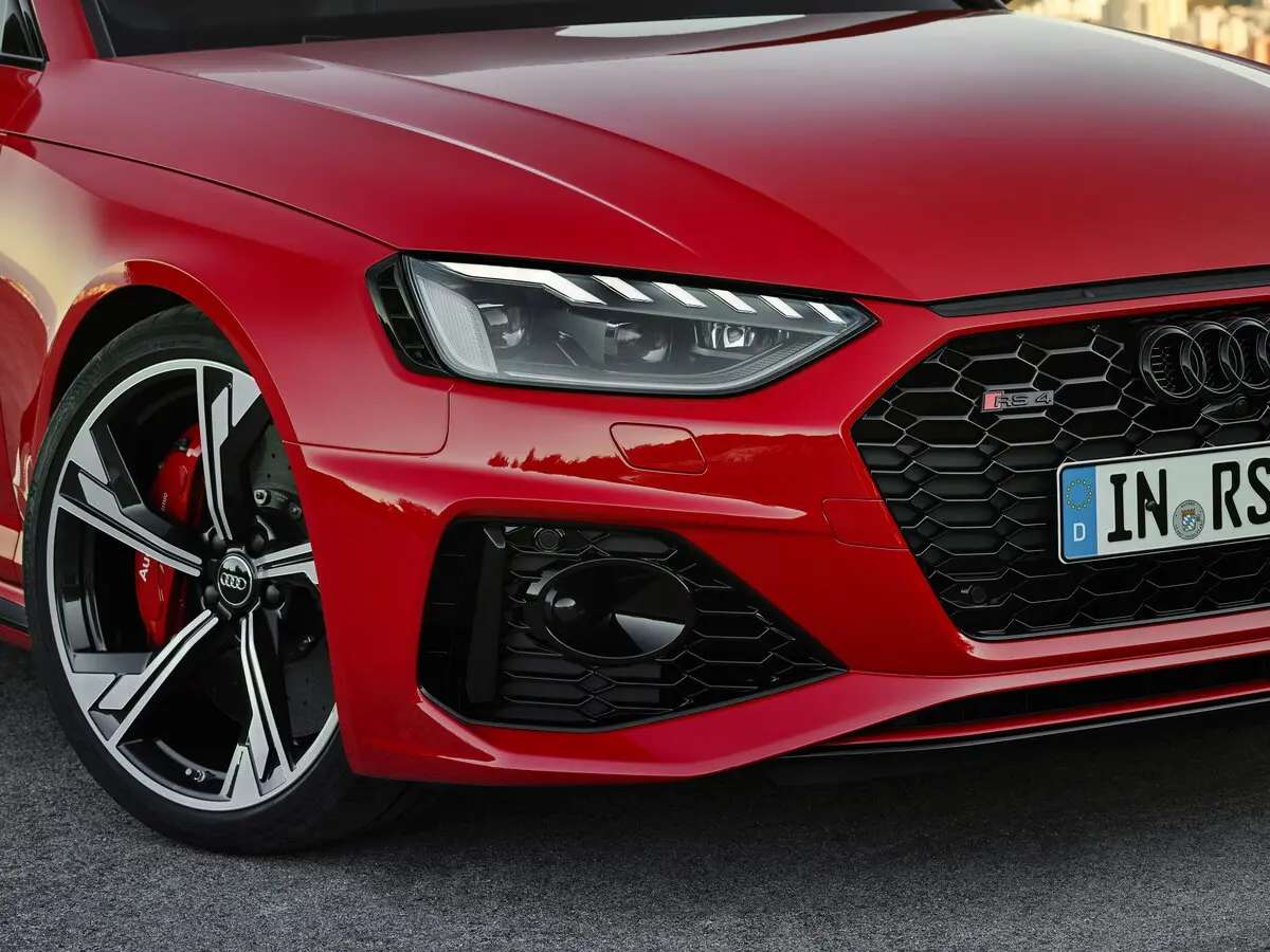 Audi RS 4 IV (B9) Рестайлинг Универсал 5 дв. — 照片 10