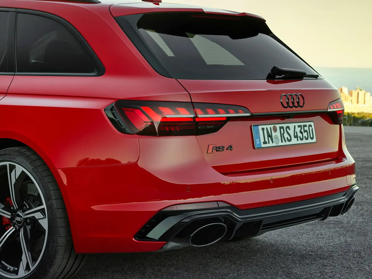 Audi RS 4 IV (B9) Рестайлинг Универсал 5 дв. — 照片 11