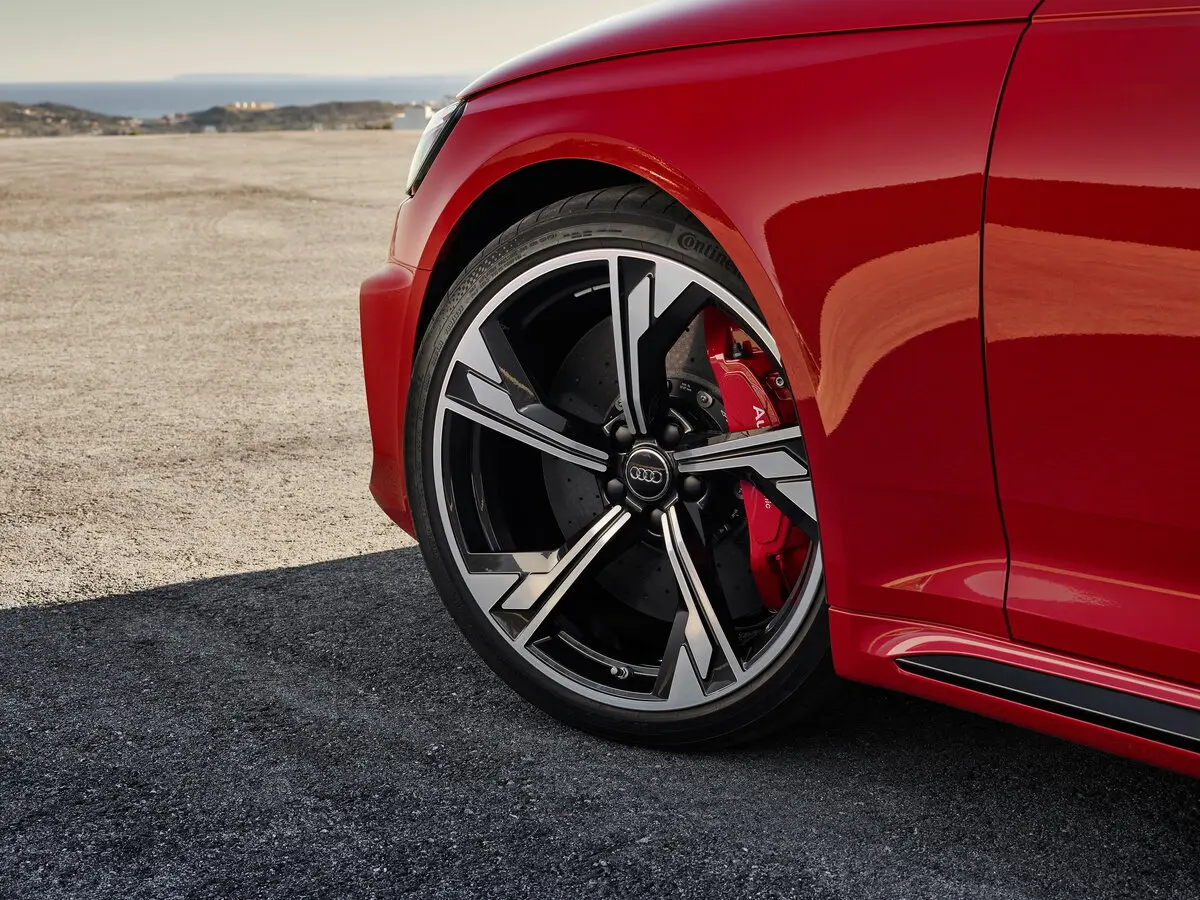 Audi RS 4 IV (B9) Рестайлинг Универсал 5 дв. — 照片 14