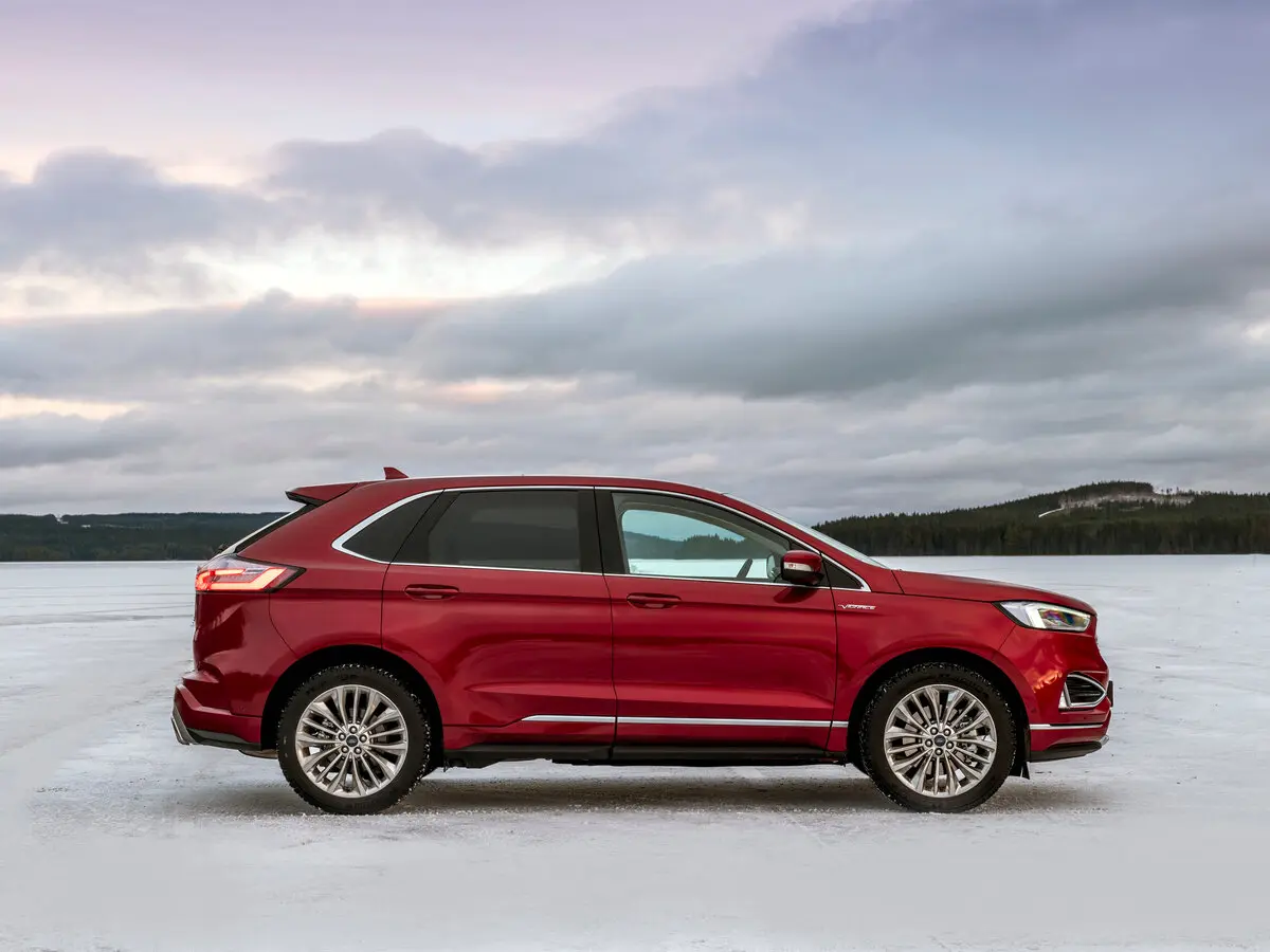 Ford Edge II Рестайлинг Внедорожник 5 дв. — photo 2