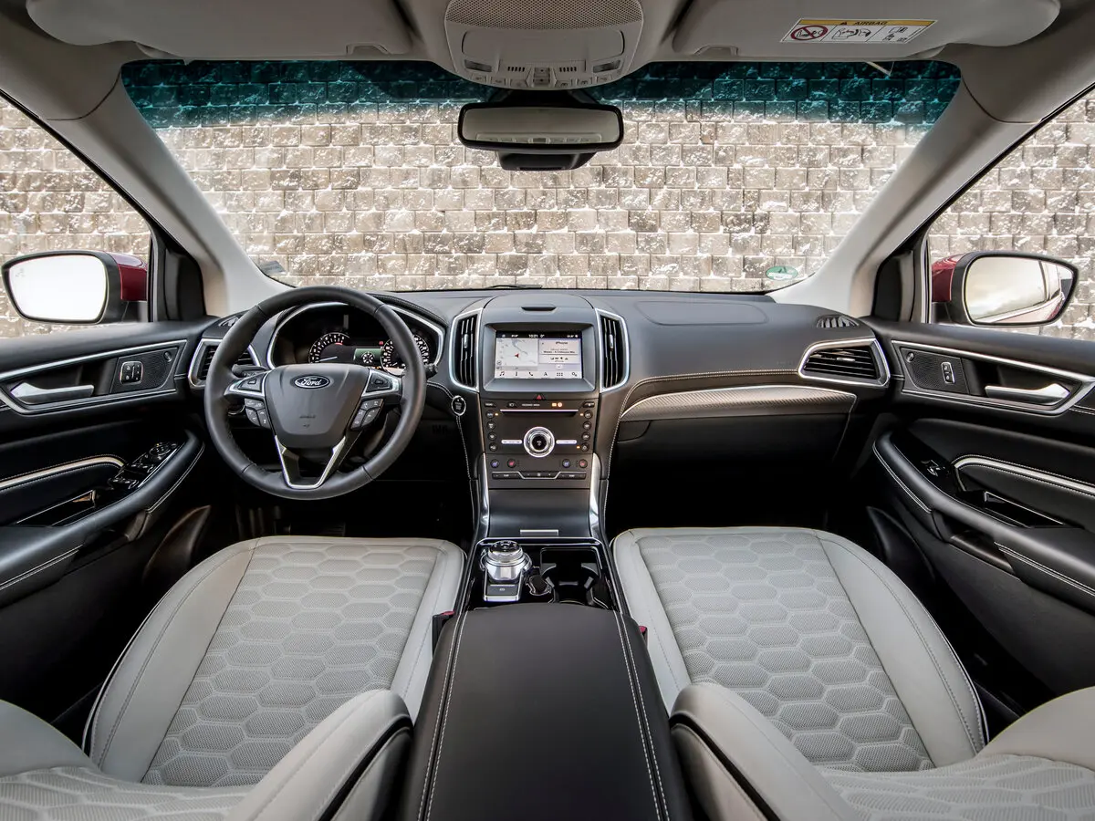 Ford Edge II Рестайлинг Внедорожник 5 дв. — photo 6