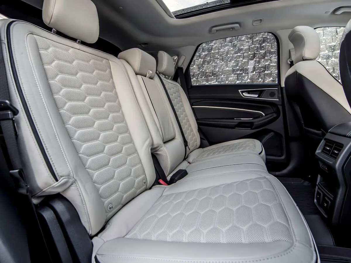 Ford Edge II Рестайлинг Внедорожник 5 дв. — photo 9