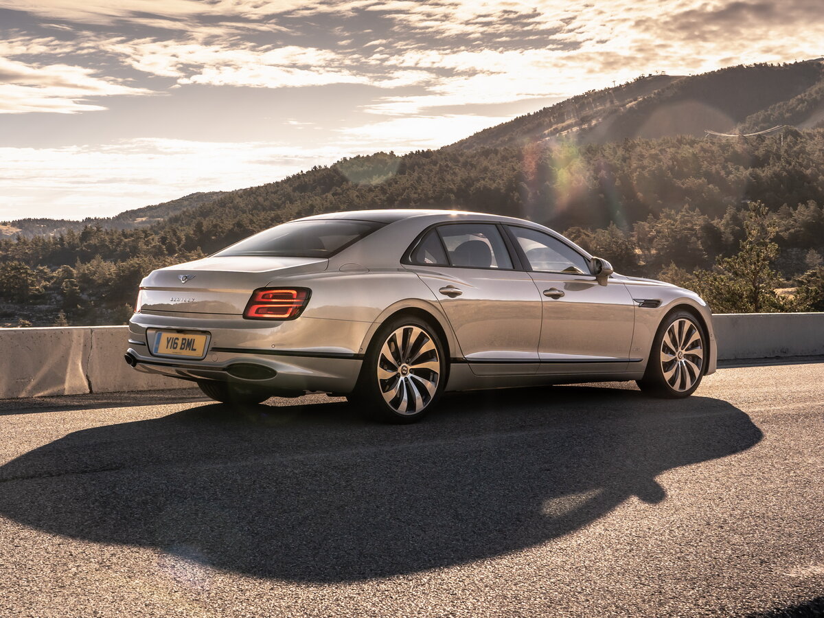 Bentley Flying Spur III Седан — фото 5