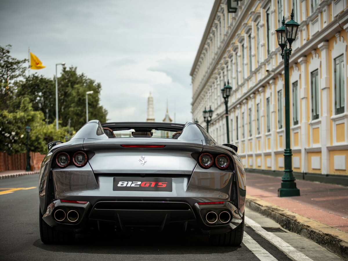 Ferrari 812 2017 – 2024 Родстер GTS — фото 4