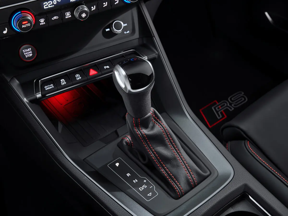Audi RS Q3 II (F3) Внедорожник 5 дв. — photo 12