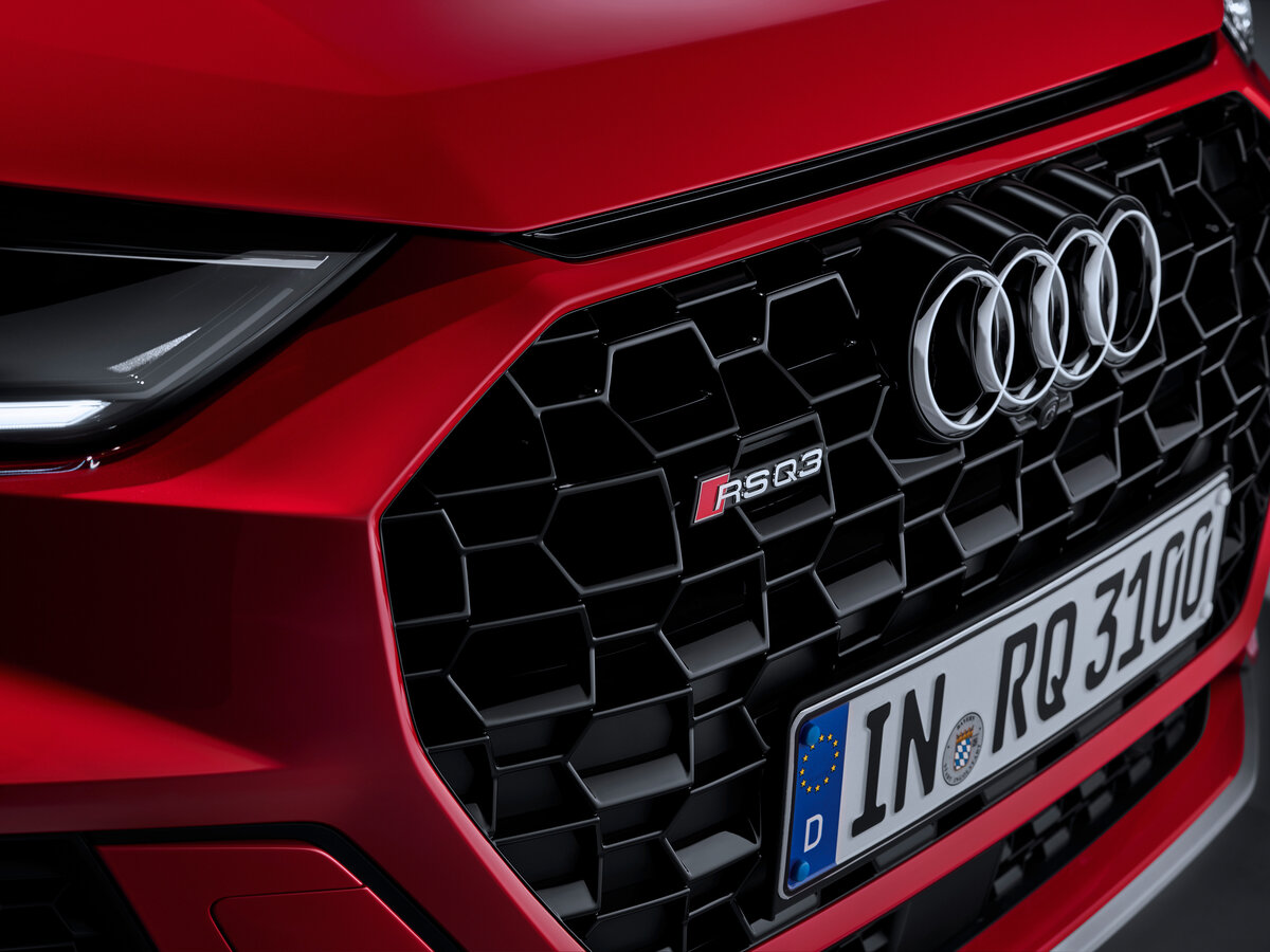 Audi RS Q3 II (F3) Внедорожник 5 дв.