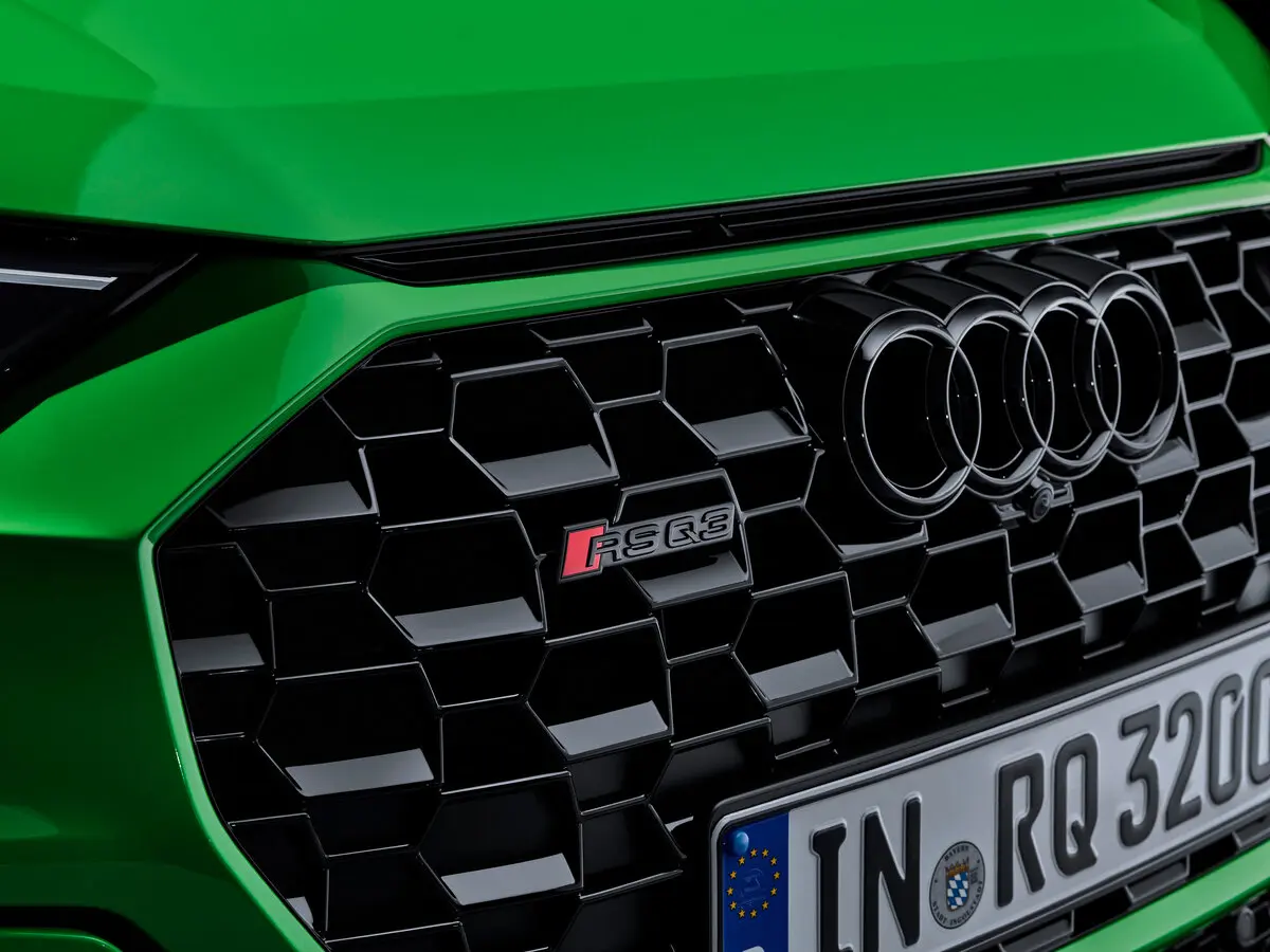 Audi RS Q3 Sportback I (F3) Внедорожник 5 дв. — сүрөт 12