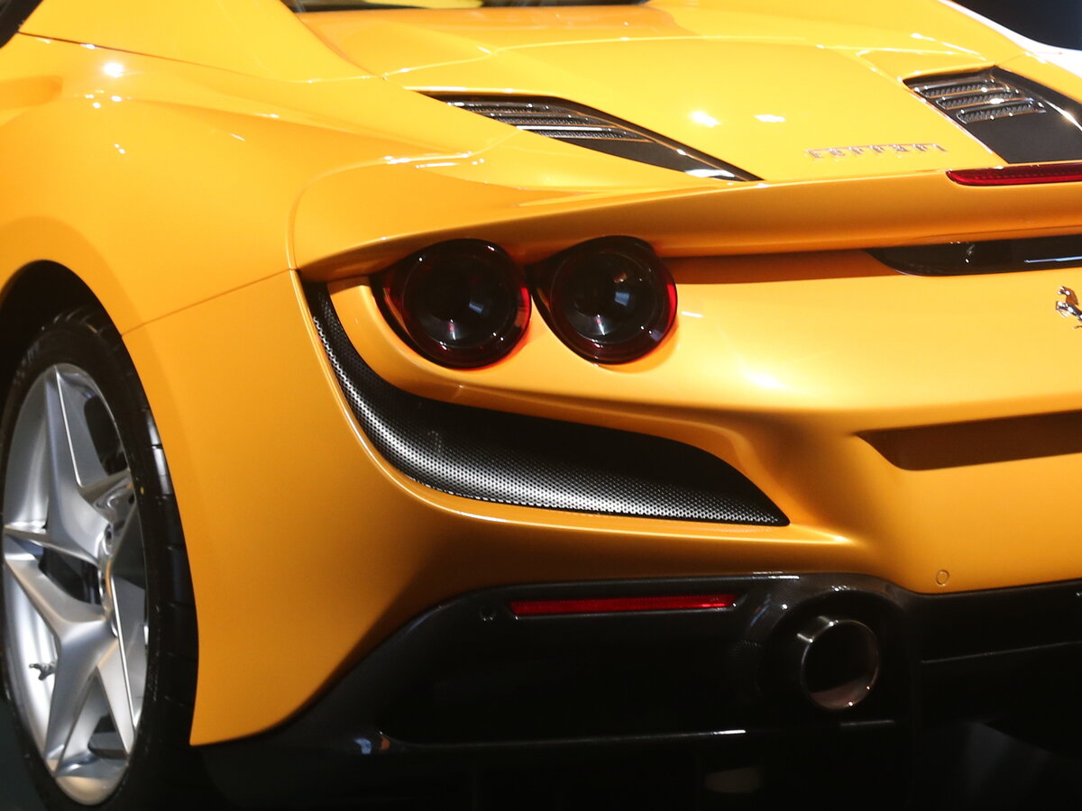 Ferrari F8 2019 – 2023 Родстер Spider — фото 11
