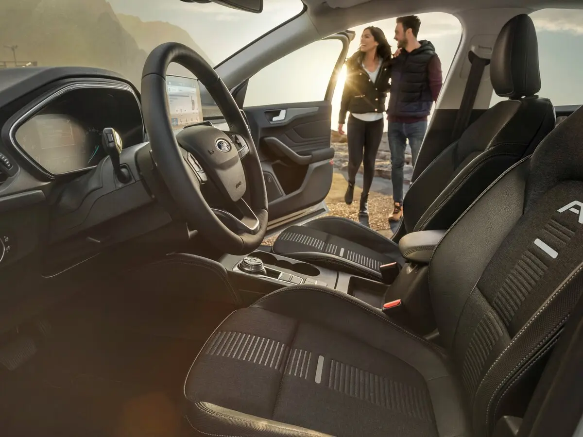 Ford Focus IV Хэтчбек 5 дв. Active — фото 8