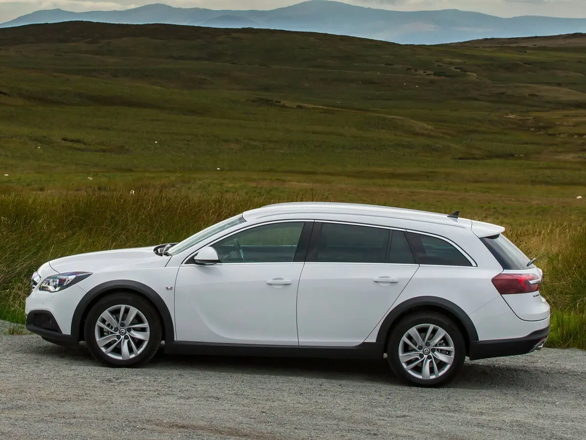 Vauxhall Insignia I Рестайлинг Универсал 5 дв. Country Tourer — 照片 2