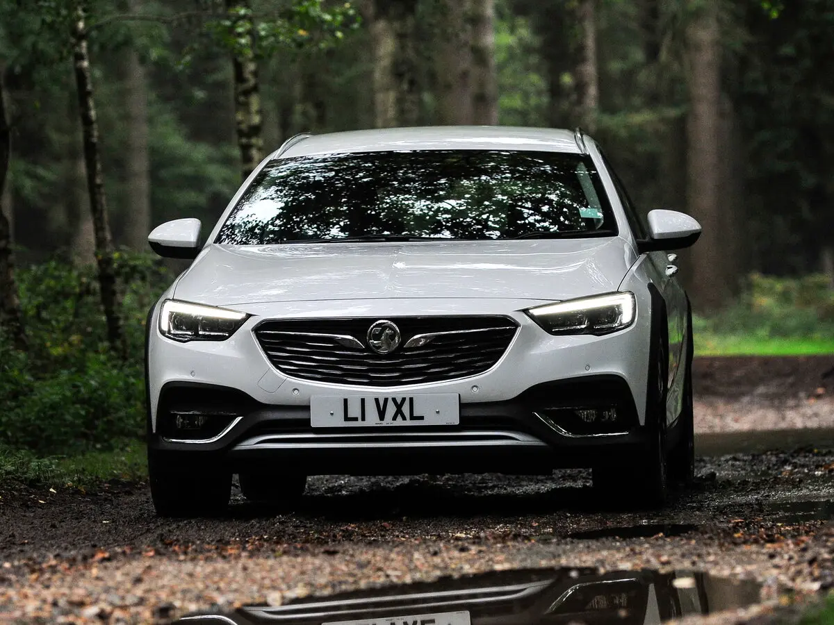 Vauxhall Insignia II Универсал 5 дв. Country Tourer — 照片 3