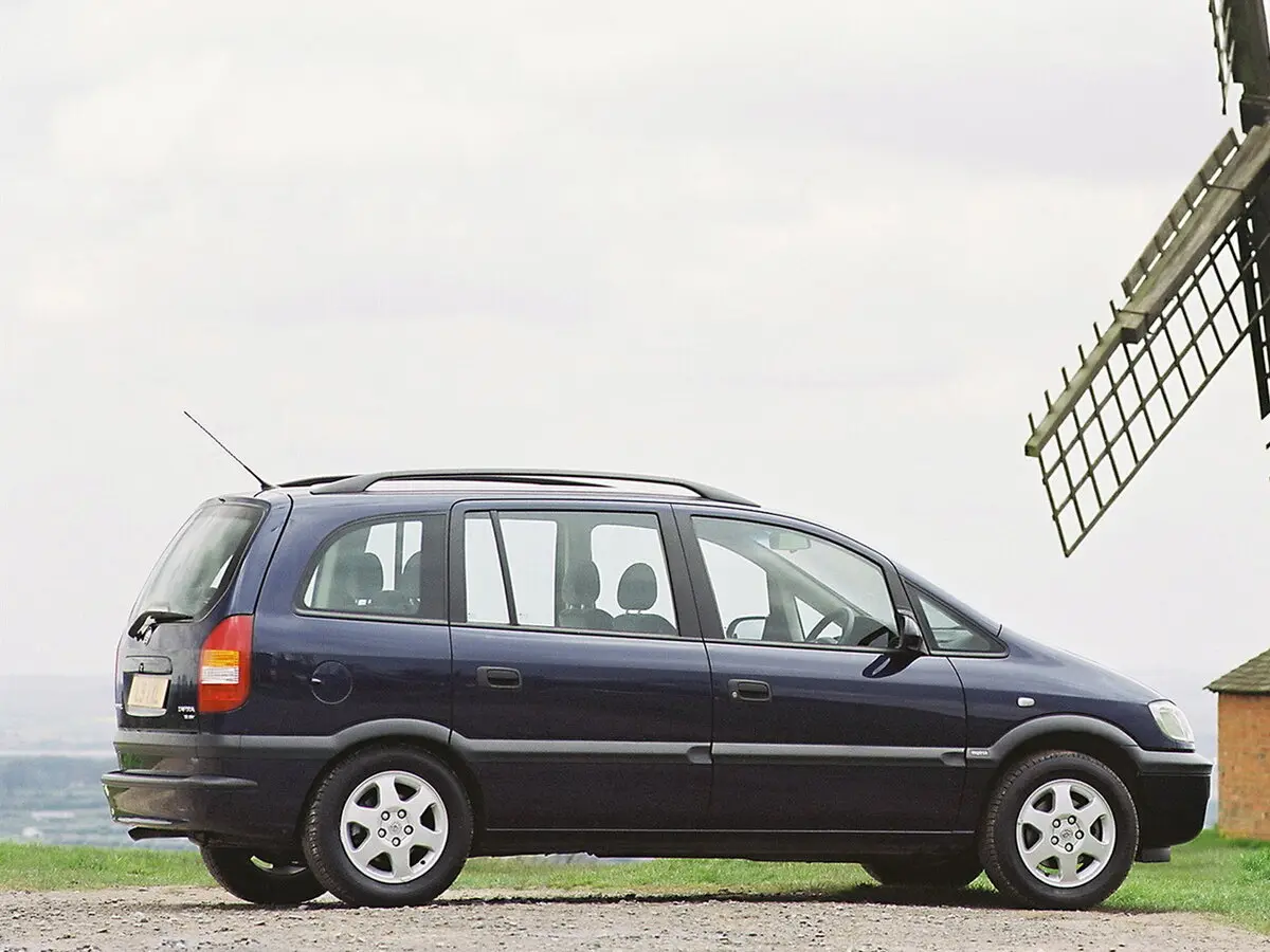 Vauxhall Zafira A Компактвэн — photo 2