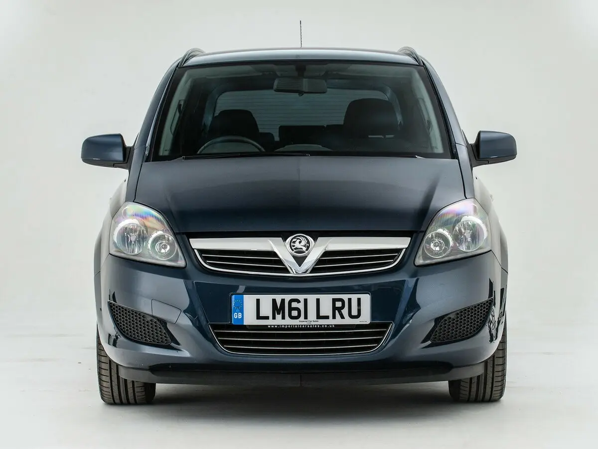 Vauxhall Zafira B Рестайлинг Компактвэн — photo 3