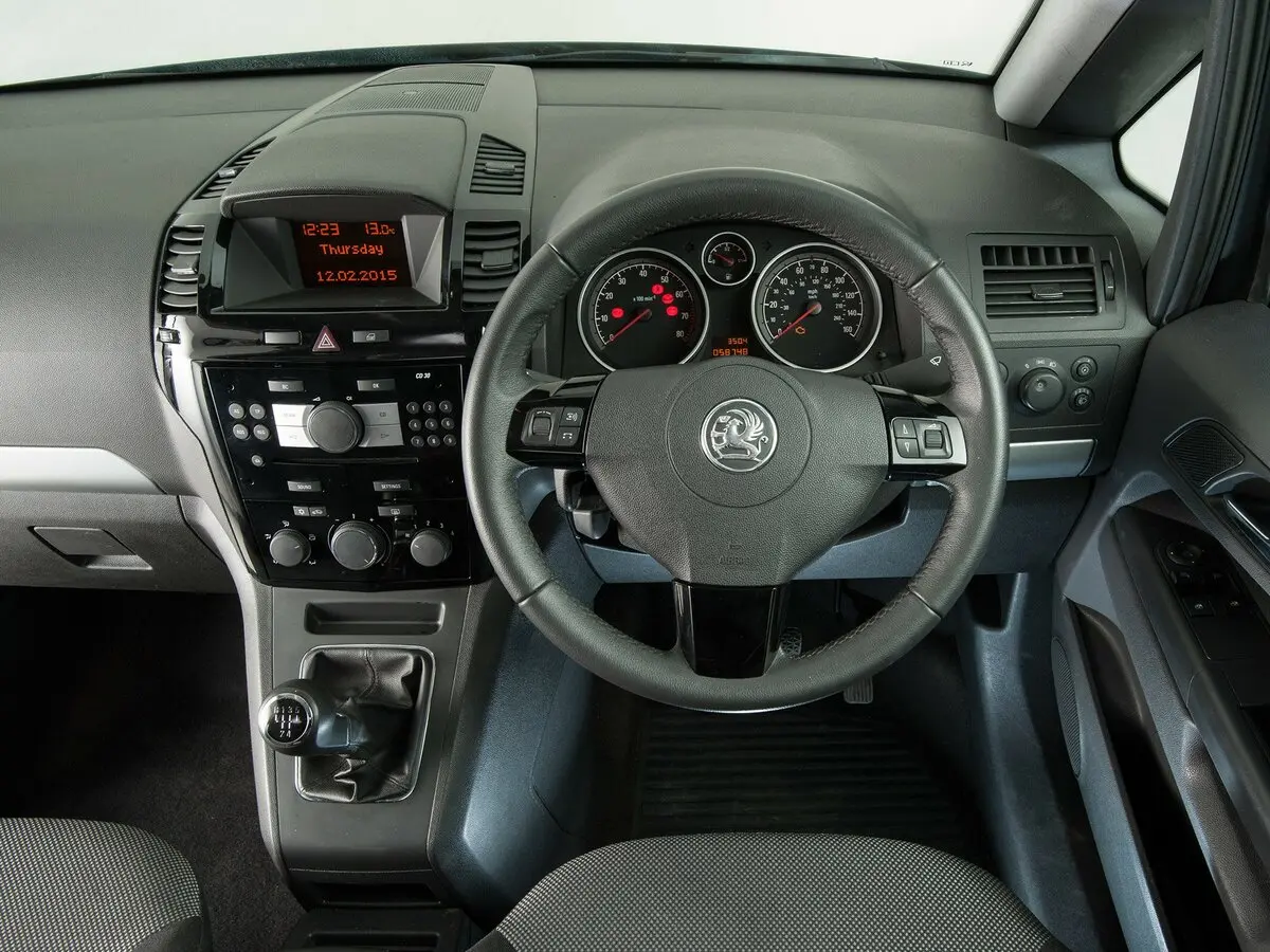 Vauxhall Zafira B Рестайлинг Компактвэн — photo 6