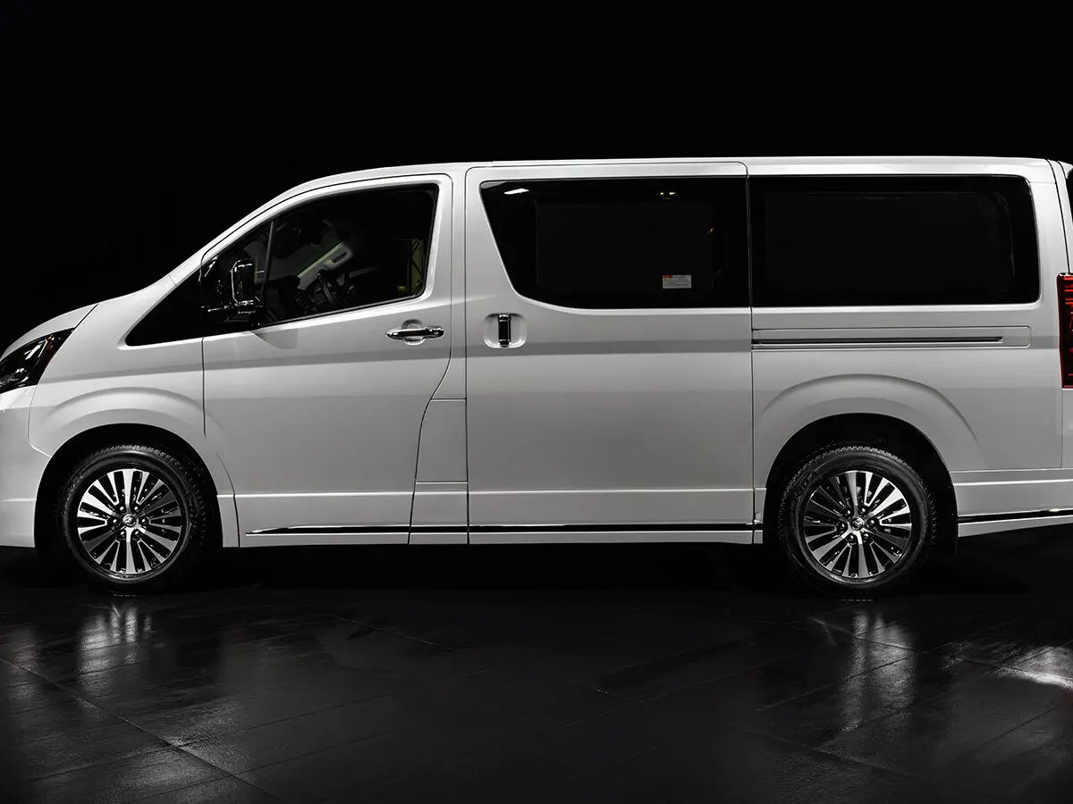 Toyota HiAce H300 Минивэн — сүрөт 2