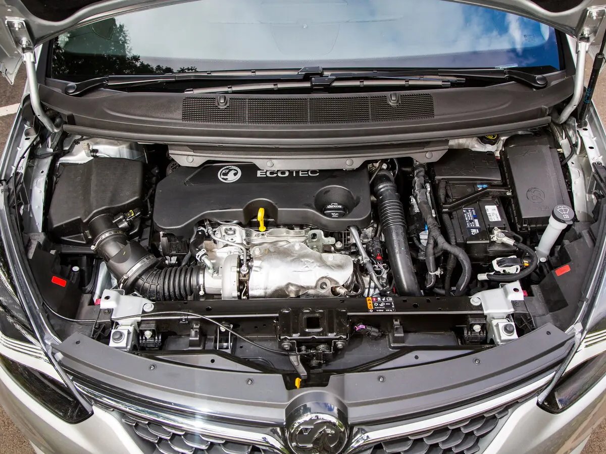Vauxhall Zafira C Рестайлинг Минивэн — сүрөт 11
