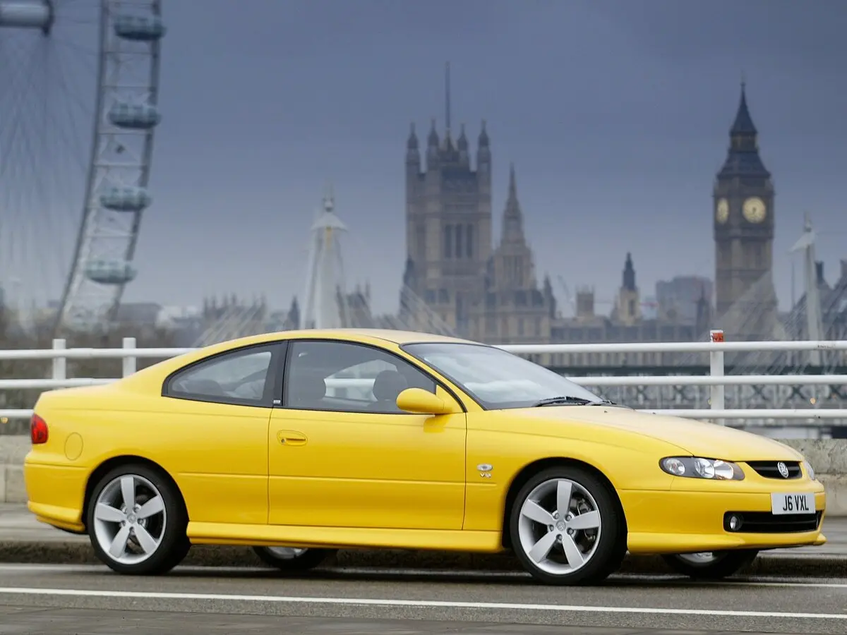Vauxhall Monaro 2001 – 2007 Купе — photo 2