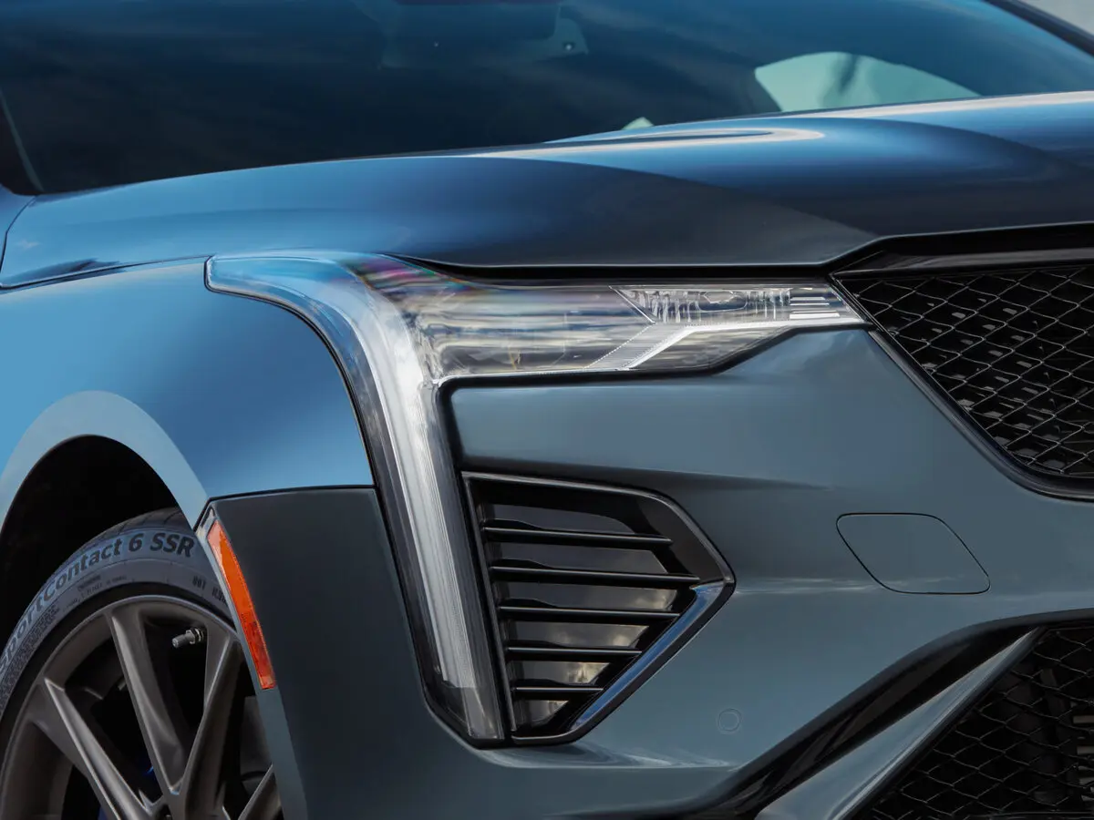 Cadillac CT4-V I Седан — сүрөт 13