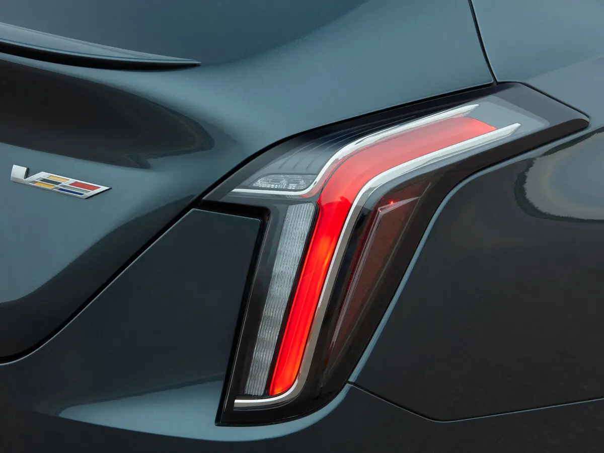 Cadillac CT4-V I Седан — сүрөт 14