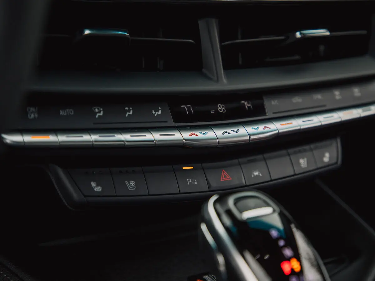 Cadillac CT4-V I Седан — сүрөт 16