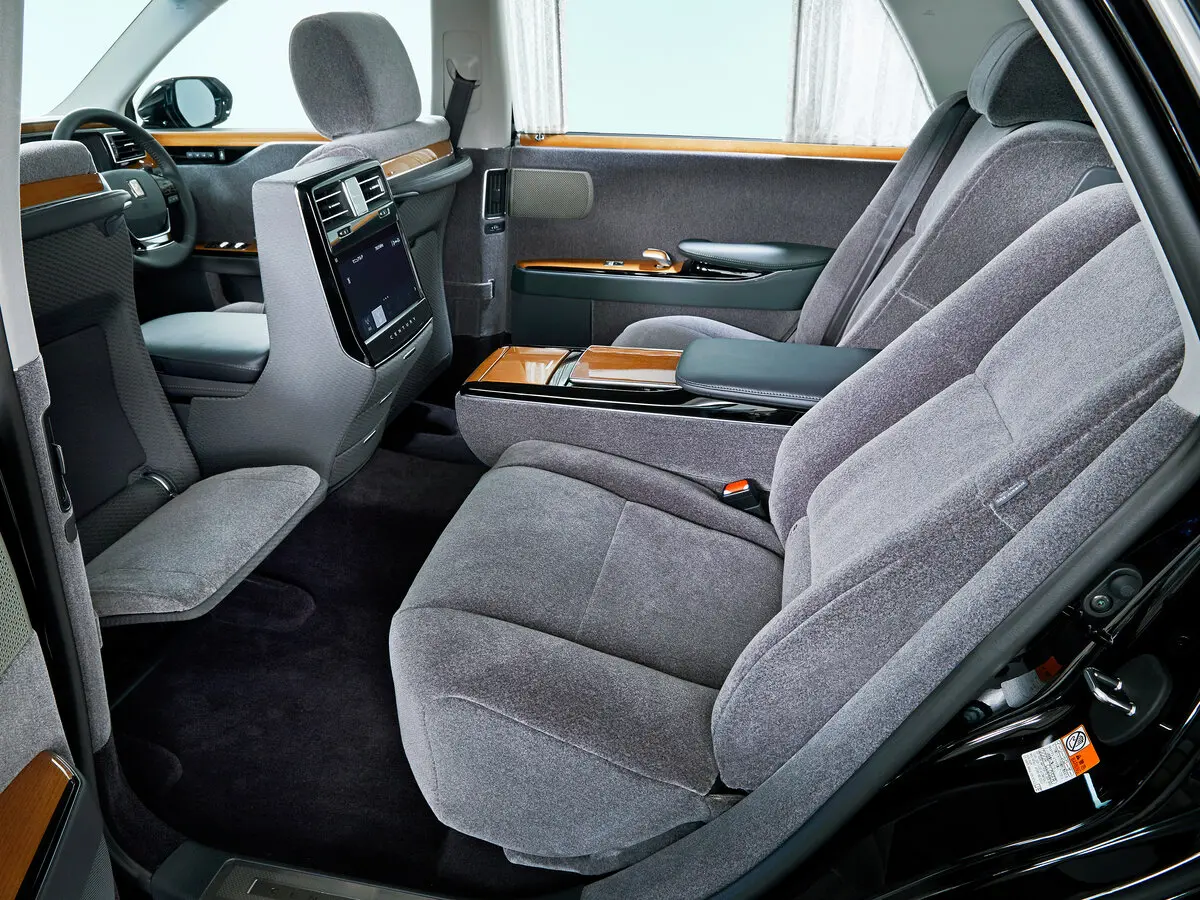 Toyota Century III (G60) Седан — фото 8