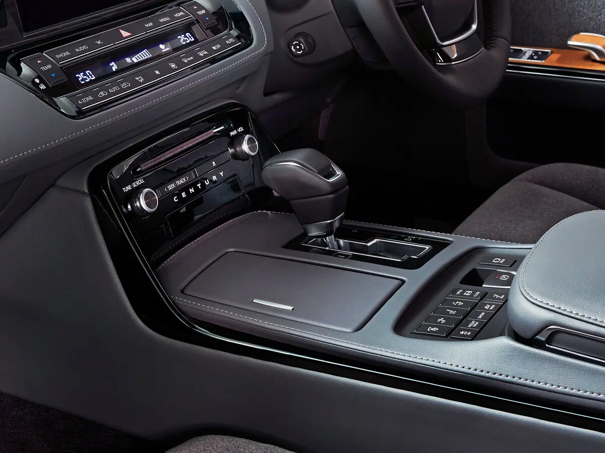 Toyota Century III (G60) Седан — фото 10