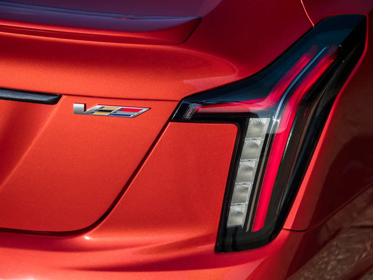 Cadillac CT5-V I Седан — сүрөт 11