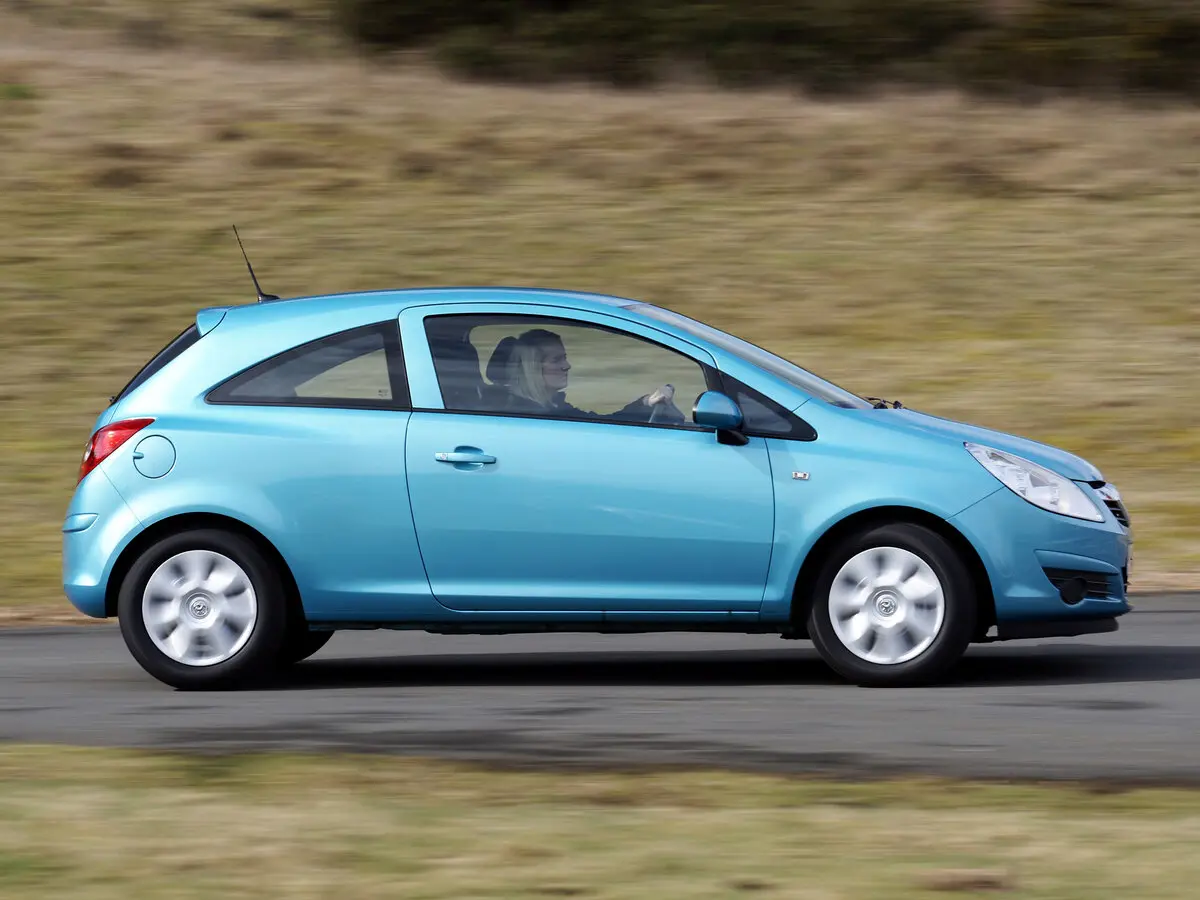 Vauxhall Corsa D Хэтчбек 3 дв. — photo 2