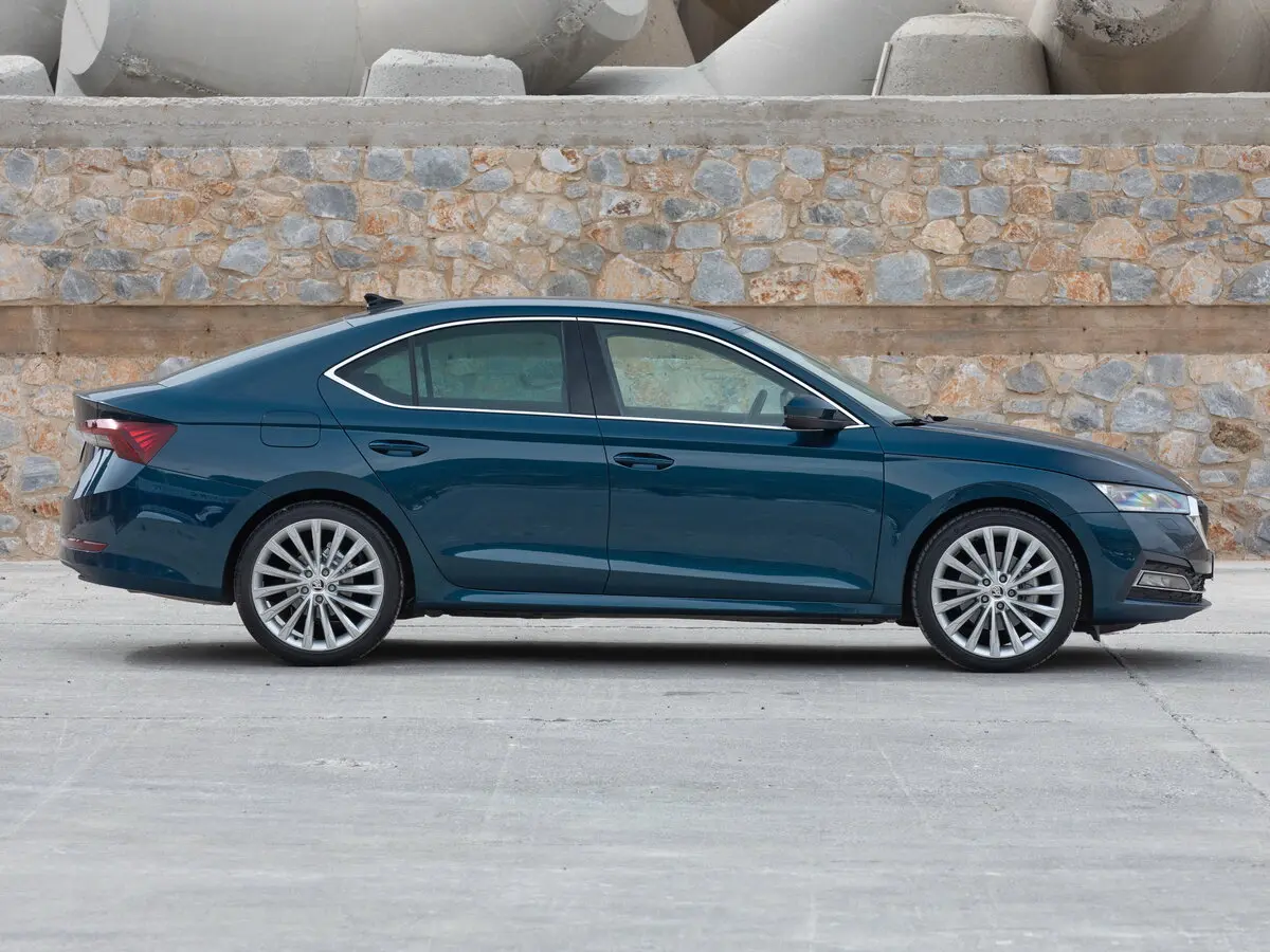 Skoda Octavia IV (A8) Лифтбек — сүрөт 2