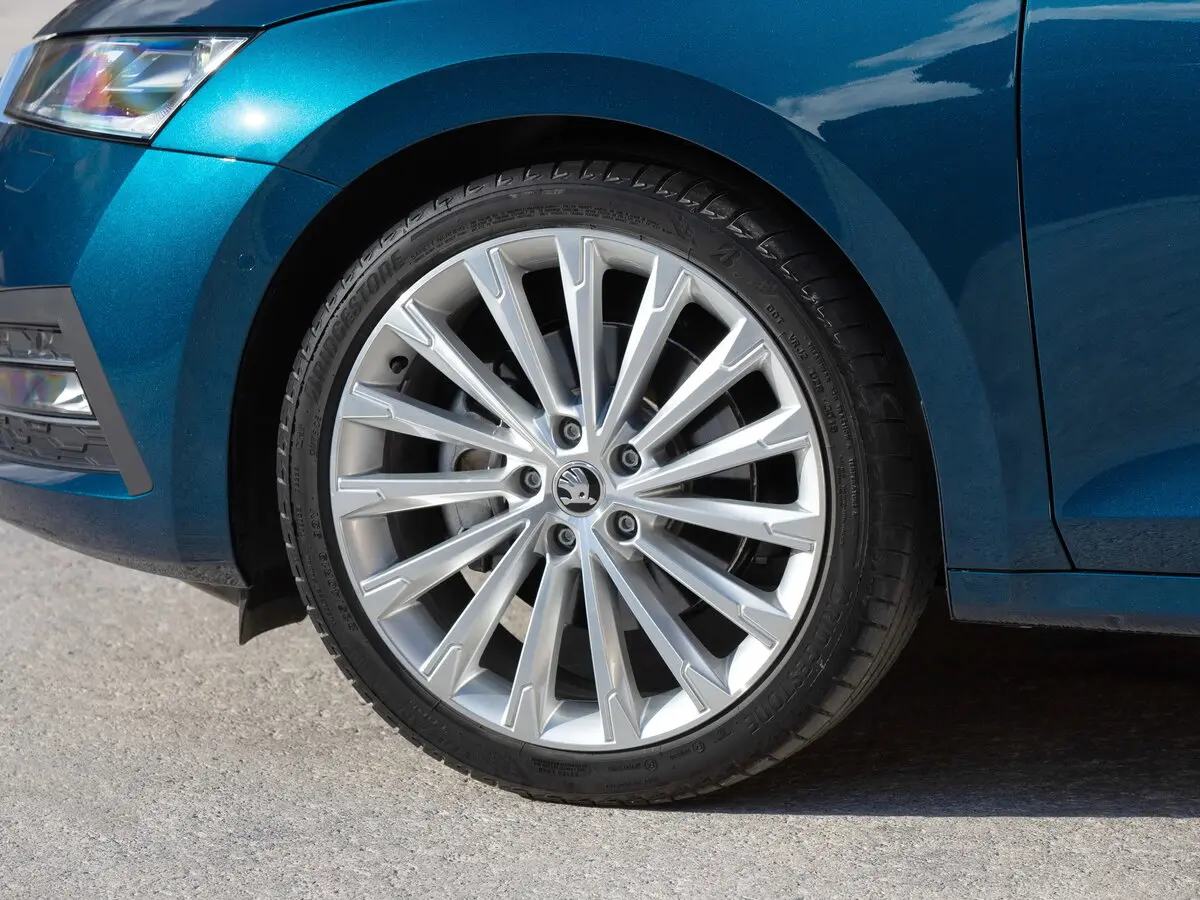 Skoda Octavia IV (A8) Лифтбек — сүрөт 17