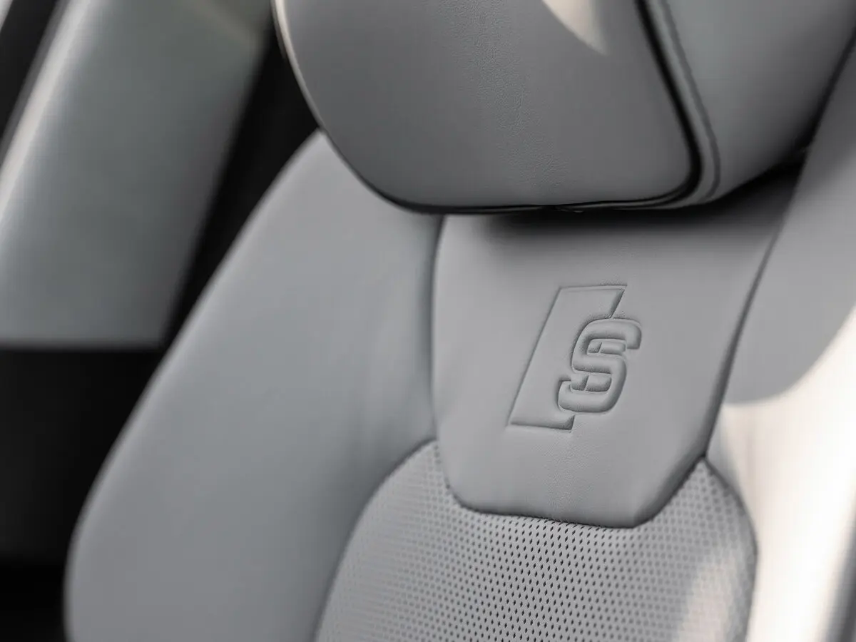 Audi S8 IV (D5) Седан — 照片 17
