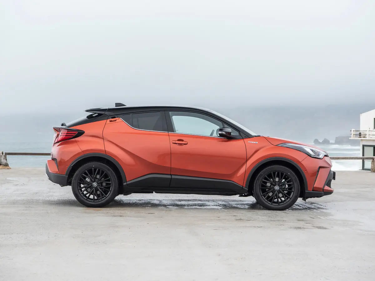 Toyota C-HR I Рестайлинг Внедорожник 5 дв. — сүрөт 2