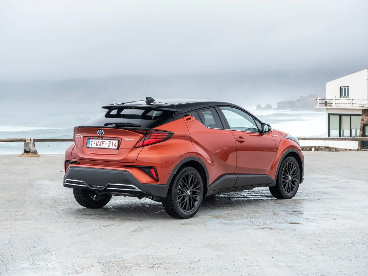 Toyota C-HR I Рестайлинг Внедорожник 5 дв. — сүрөт 5