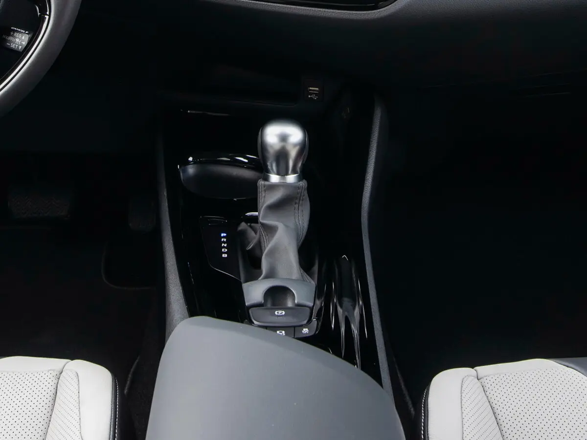 Toyota C-HR I Рестайлинг Внедорожник 5 дв. — сүрөт 10