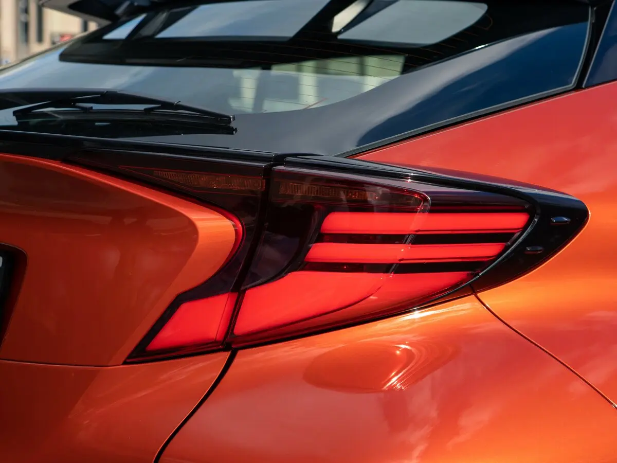 Toyota C-HR I Рестайлинг Внедорожник 5 дв. — сүрөт 33