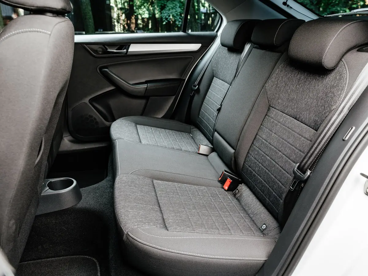 Skoda Rapid II Лифтбек — фото 11