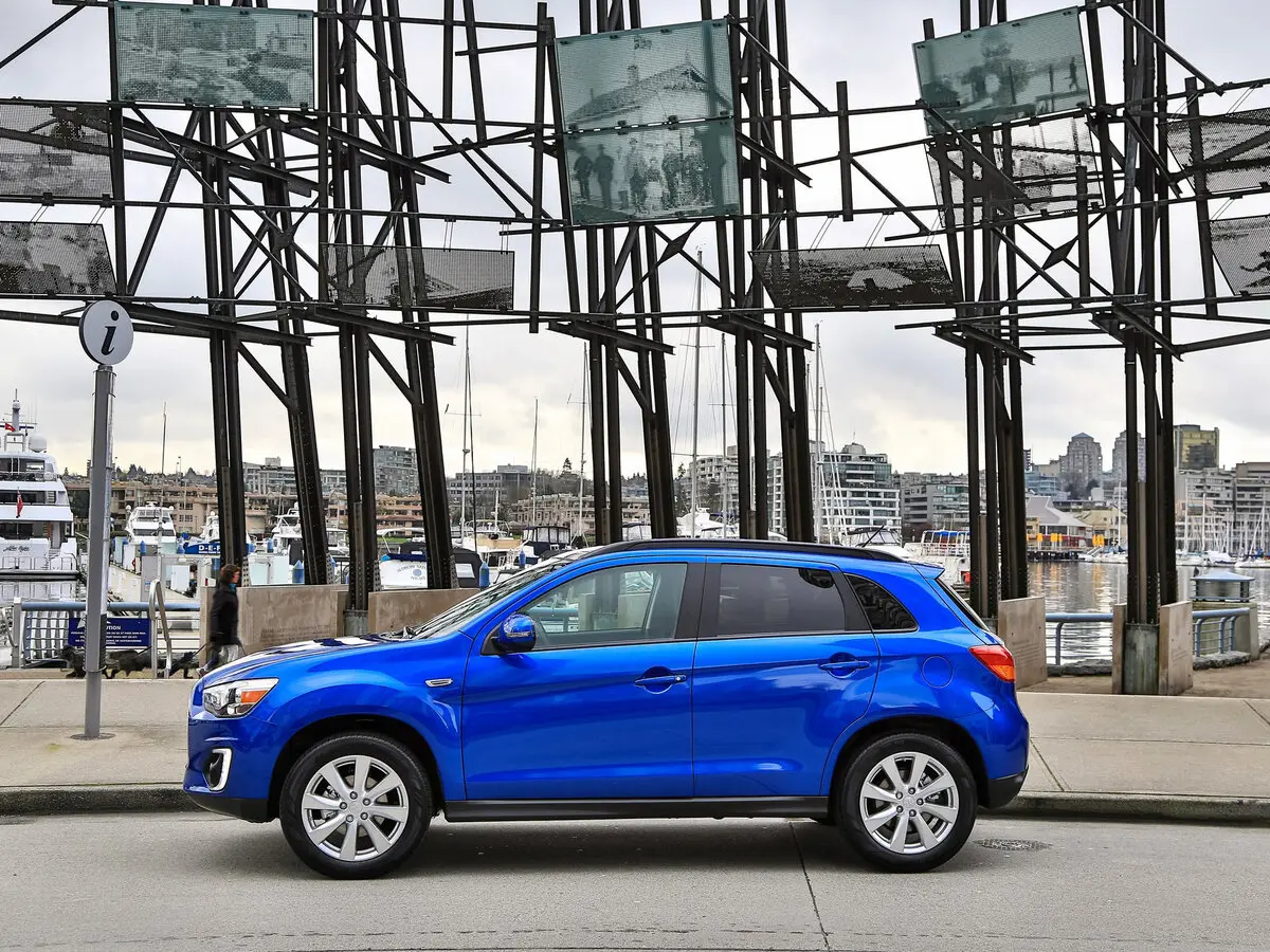 Mitsubishi RVR III Рестайлинг Внедорожник 5 дв. — photo 2