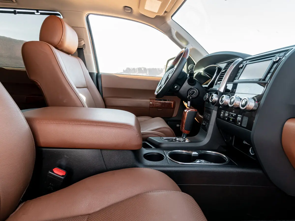 Toyota Sequoia II Рестайлинг Внедорожник 5 дв. — фото 7