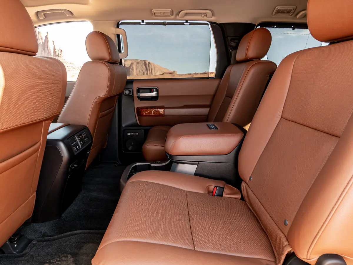 Toyota Sequoia II Рестайлинг Внедорожник 5 дв. — фото 9