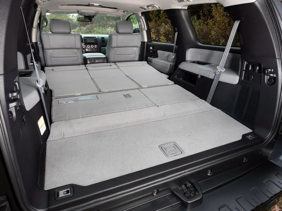 Toyota Sequoia II Рестайлинг Внедорожник 5 дв. — фото 12