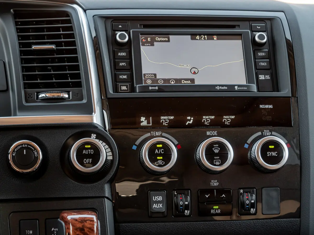 Toyota Sequoia II Рестайлинг Внедорожник 5 дв. — фото 15