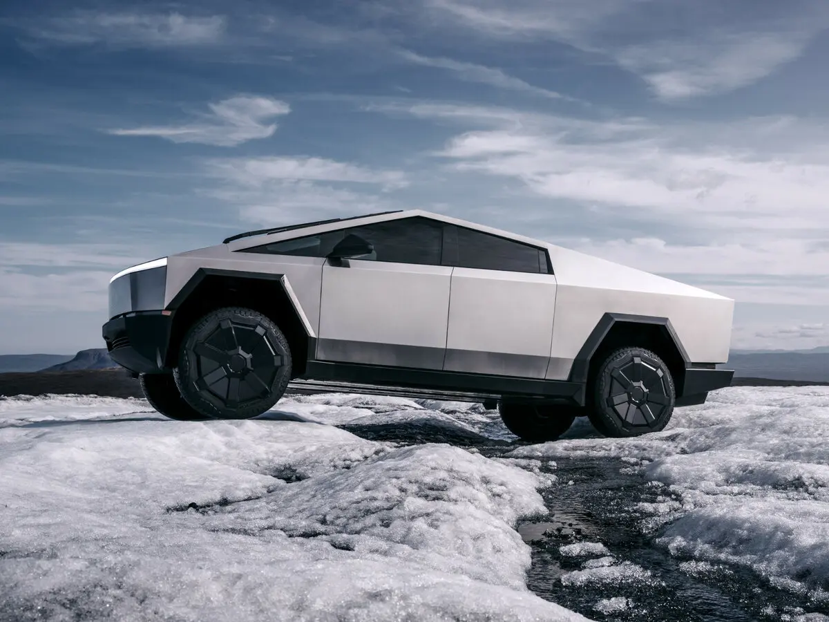 Tesla Cybertruck 2023 – н.в.
