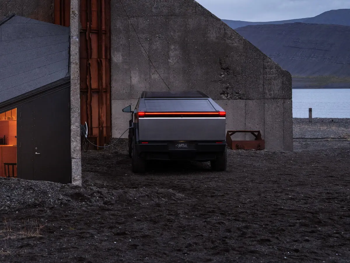 Tesla Cybertruck 2023 – н.в. Пикап Двойная кабина — сүрөт 3
