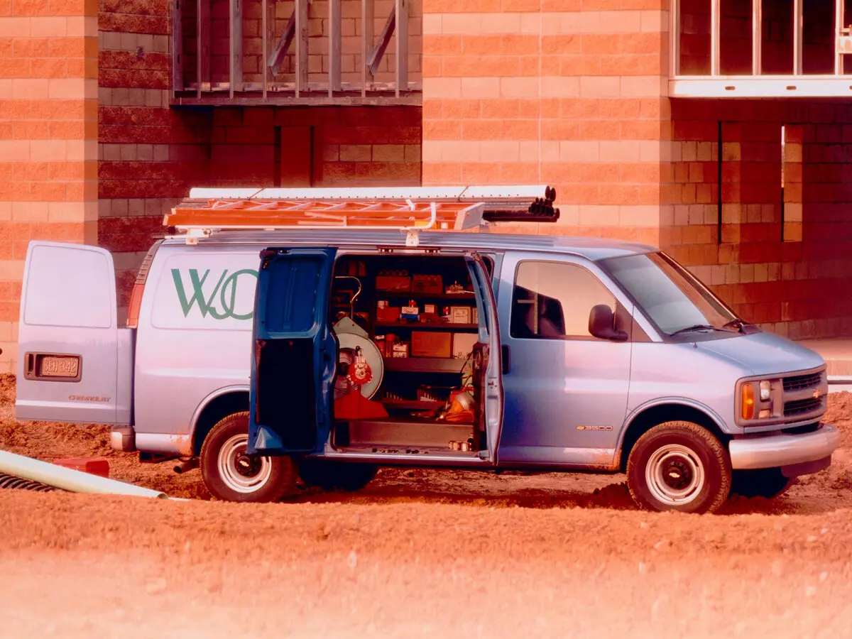 Chevrolet Express I Фургон — photo 2