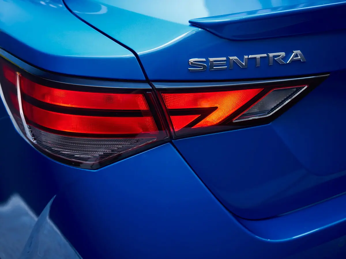 Nissan Sentra VIII (B18) Седан — сүрөт 16