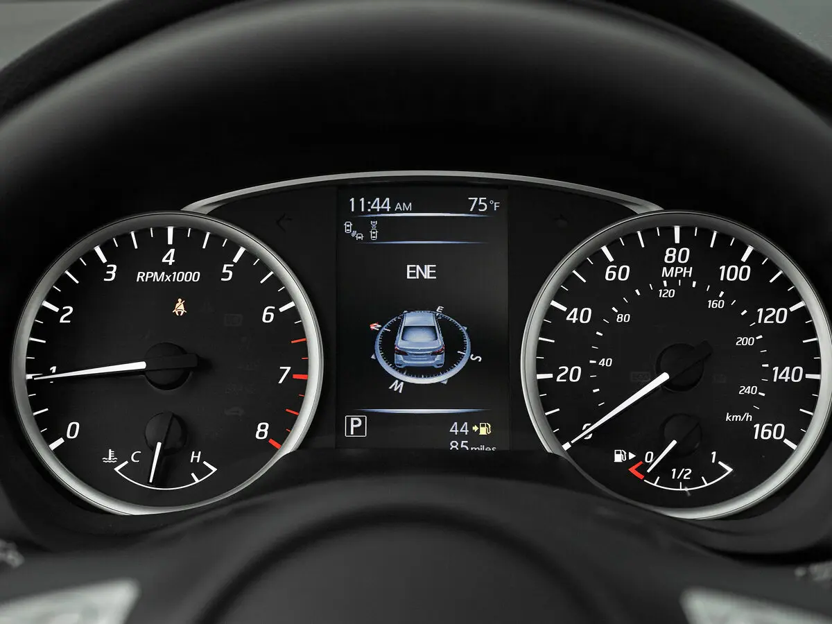 Nissan Sentra VII (B17) Рестайлинг Седан — сүрөт 9