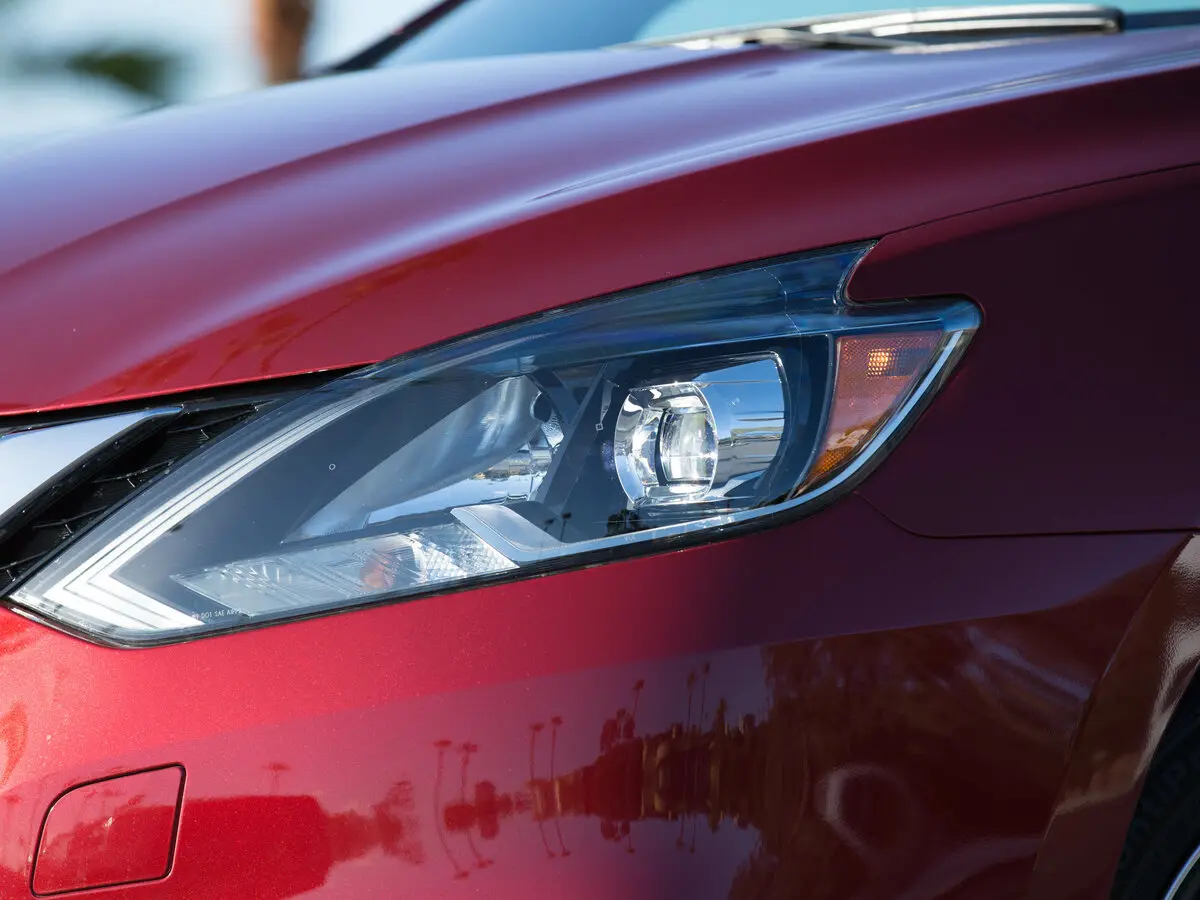 Nissan Sentra VII (B17) Рестайлинг Седан — сүрөт 13