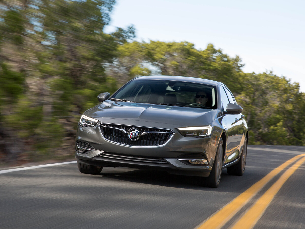 Buick Regal VI Лифтбек — фото 4