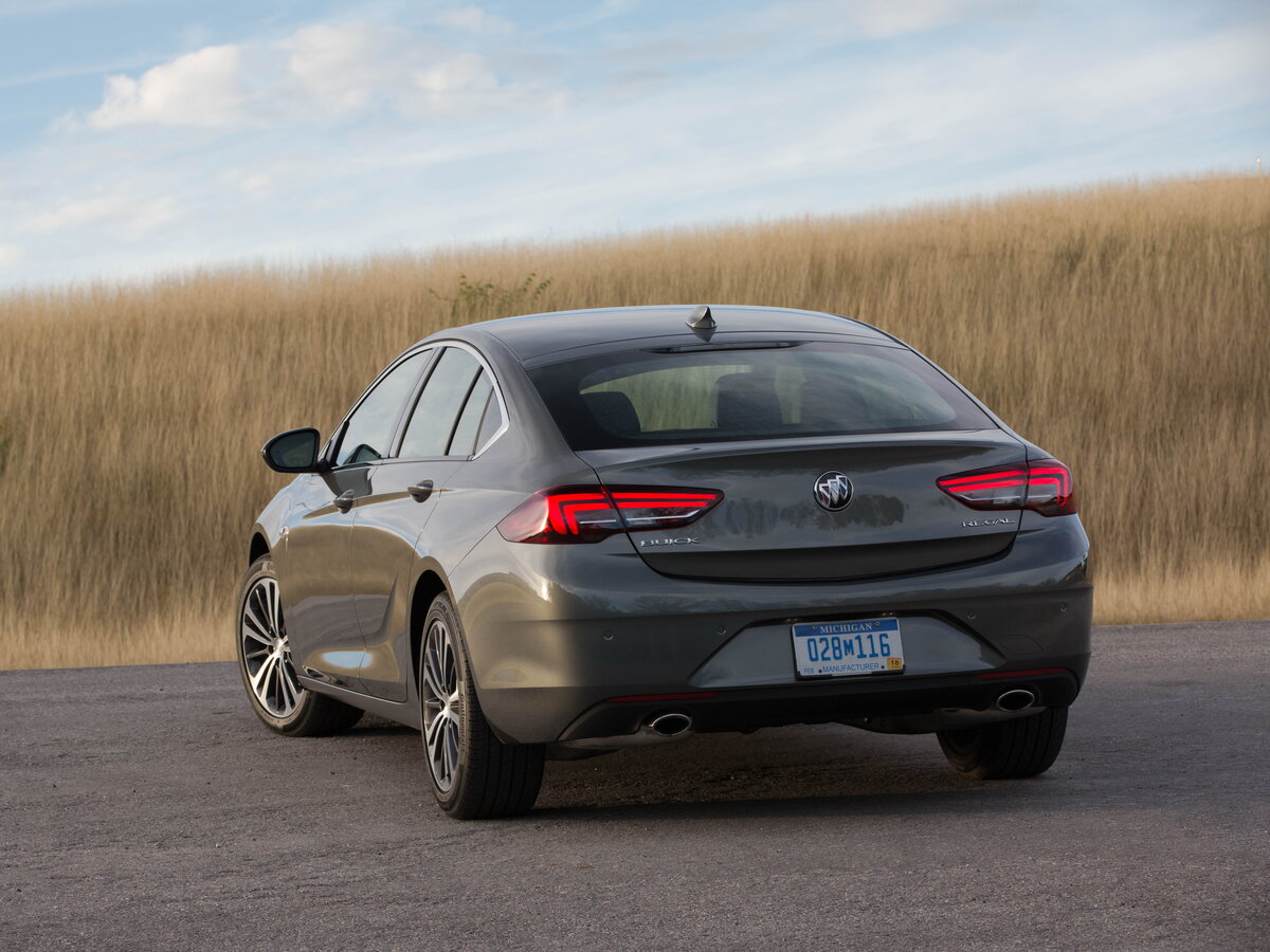 Buick Regal VI Лифтбек — фото 5