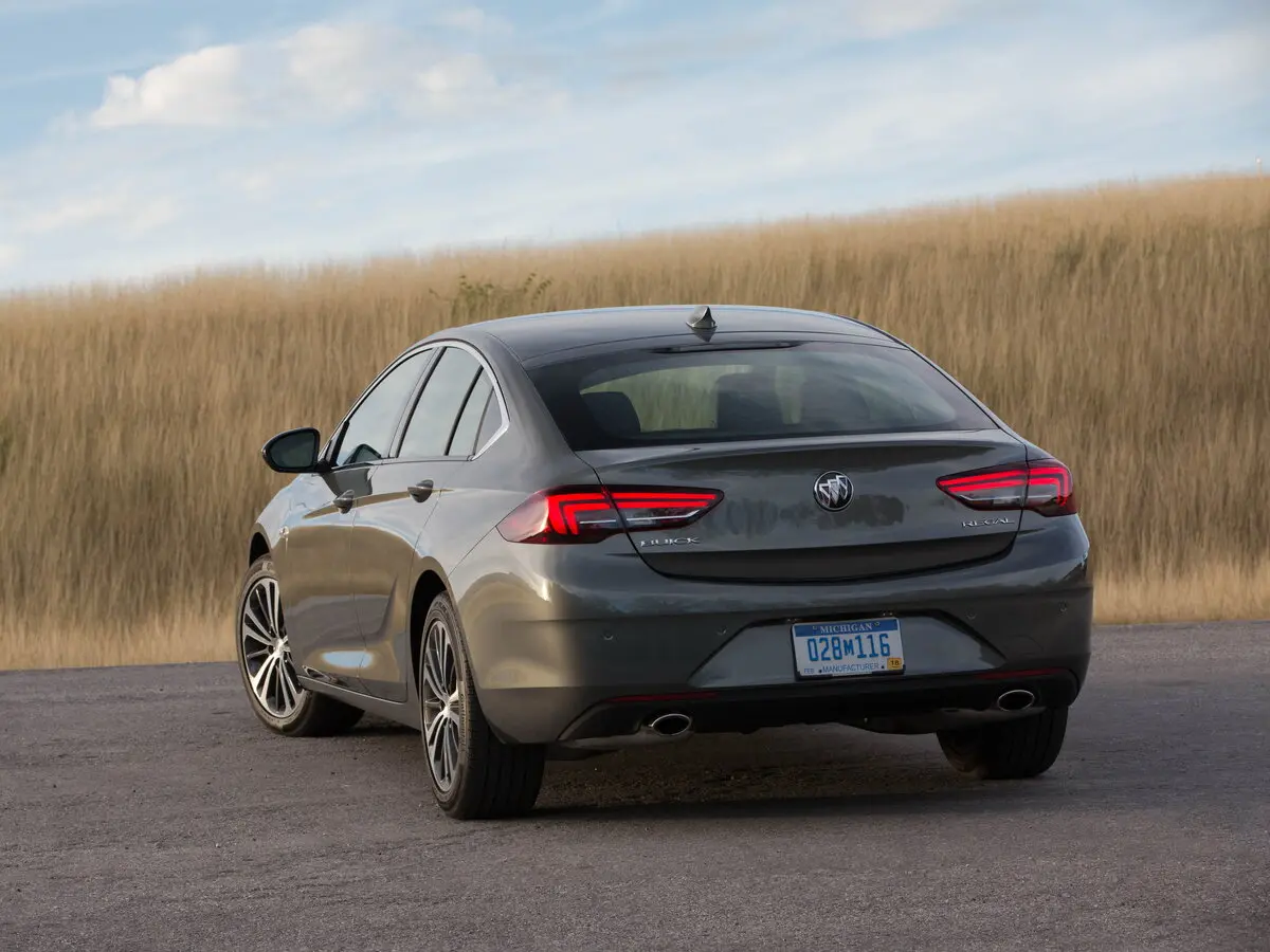 Buick Regal VI Лифтбек — сүрөт 5